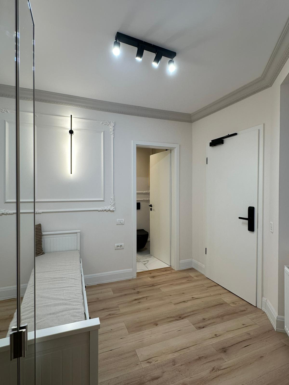 Deluxe Room with Balcony -House4You - 9