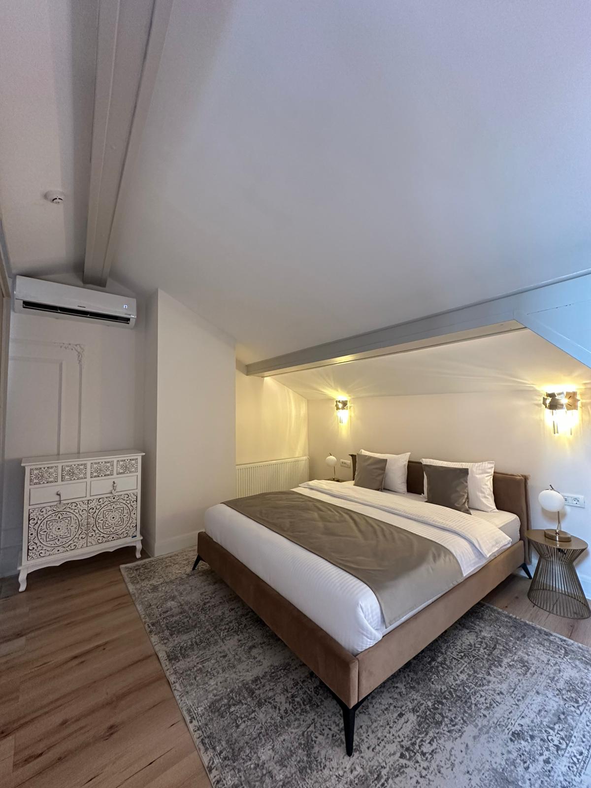 Loft Room - House4You - 10